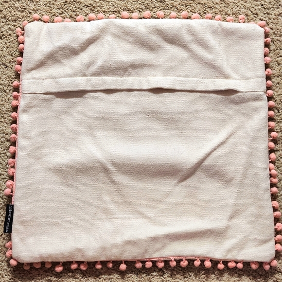 Homewear Arrows pillow cover Size 17x17 Color cream with pink pom fringe - Picture 3 of 6